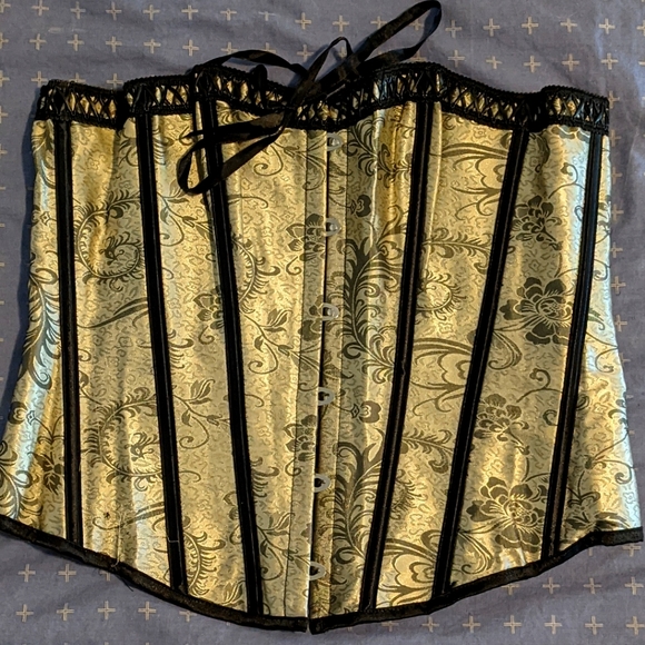 Classy Corset - Picture 1 of 2